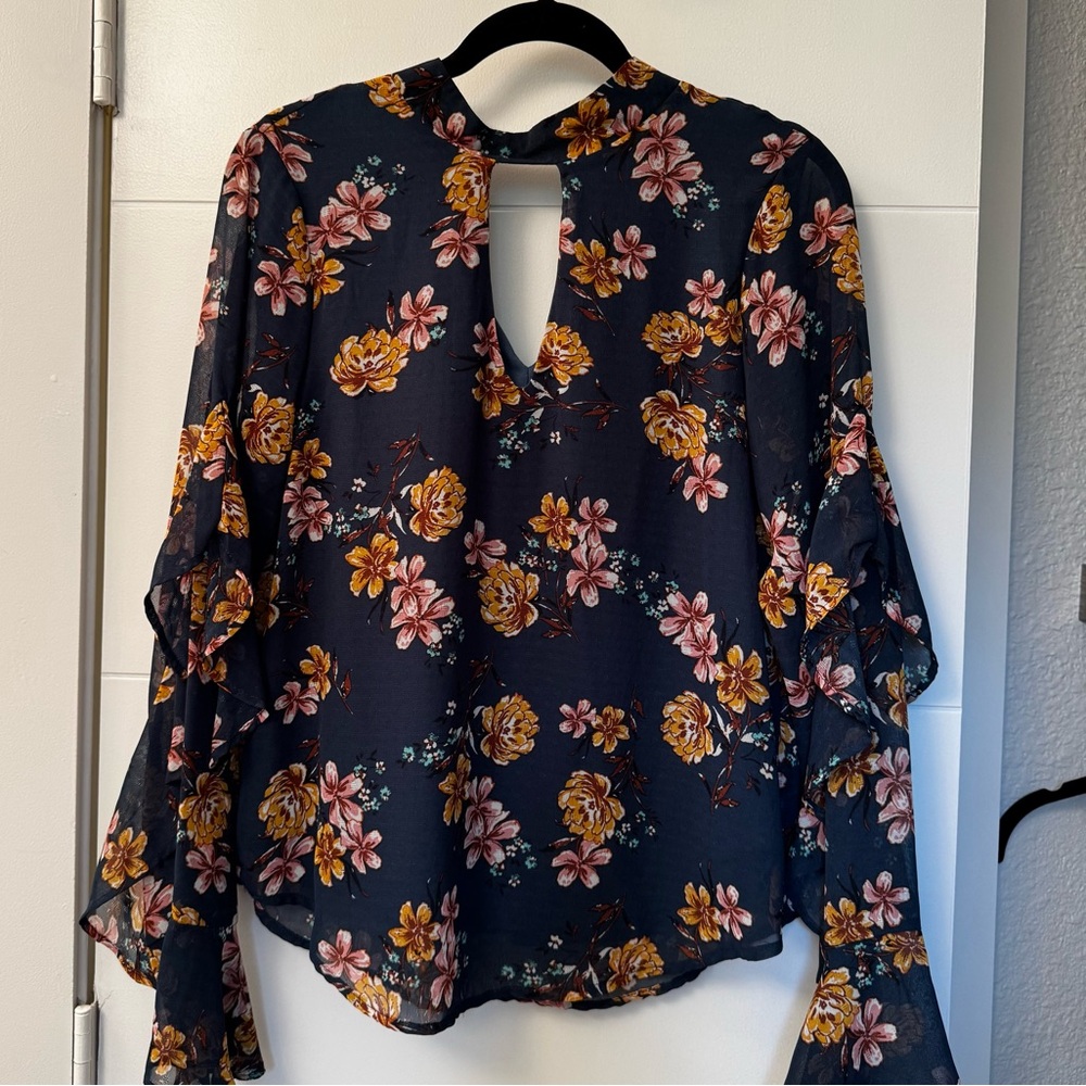 Blue floral bell sleeve blouse